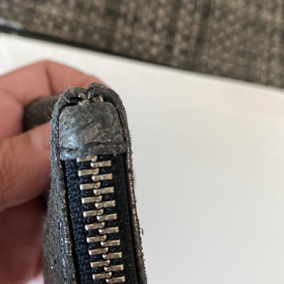 Pre-loved Marc by Marc Jacobs Metalic Siver Leather Purse - Picture 10 of 15